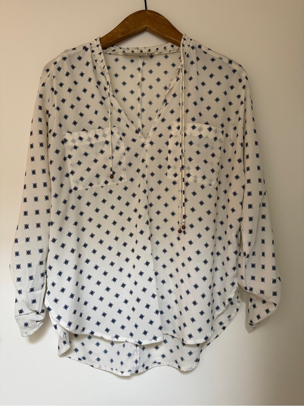 Abercrombie & Fitch White Button-Down Blouse with Navy Geometric Print